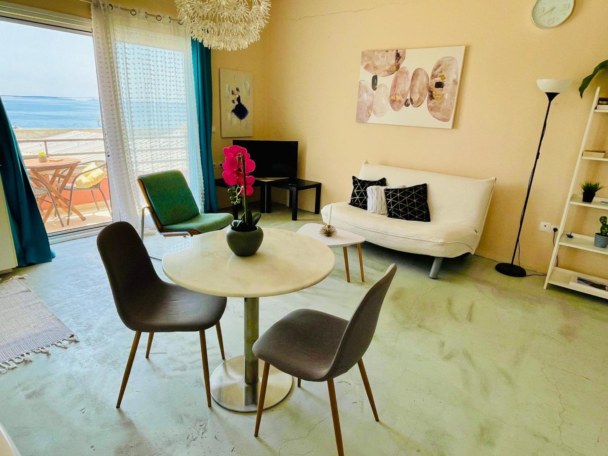 Ocean Eyes Apartment Ipsos
